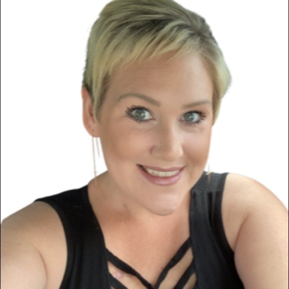 Meet your Posher, Felisha - Picture 1 of 1